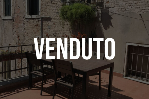 Campo Santi Apostoli – Appartamento secondo piano con terrazza abitabile