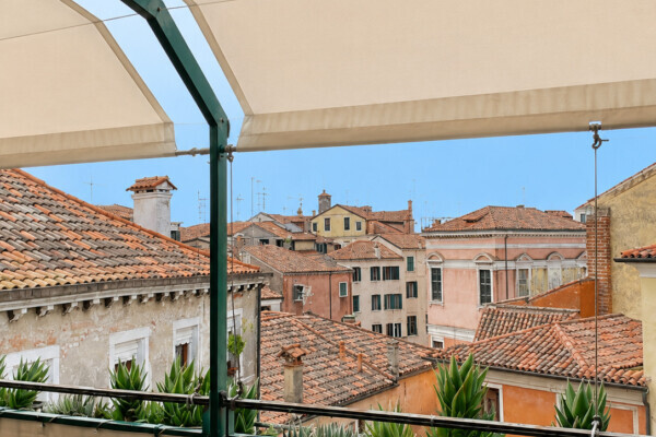 Mansarda con splendida terrazza e fosse settiche